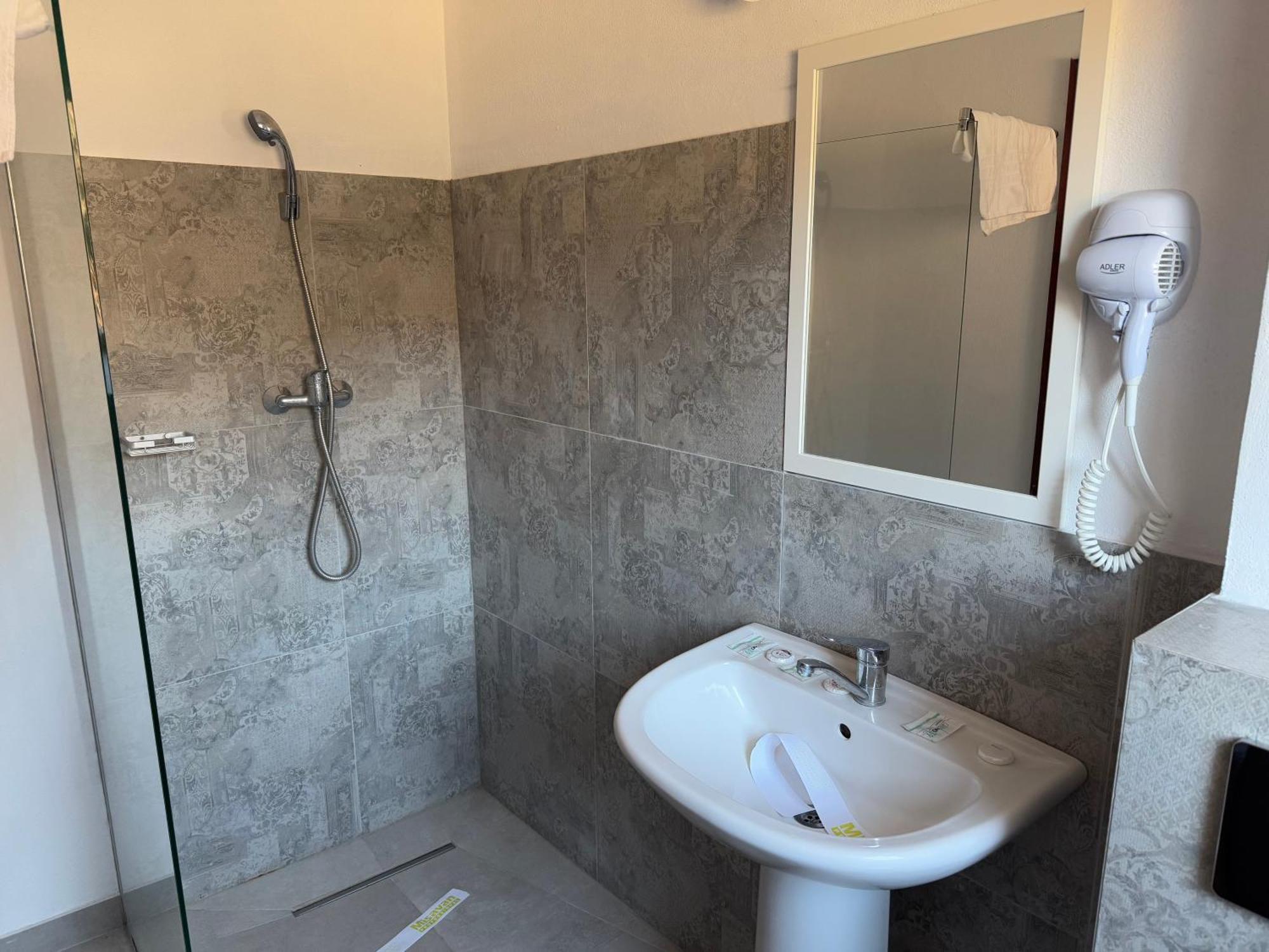 Pension Casa Vanatorilor ไบเลโอเลอเนชต์ ภายนอก รูปภาพ