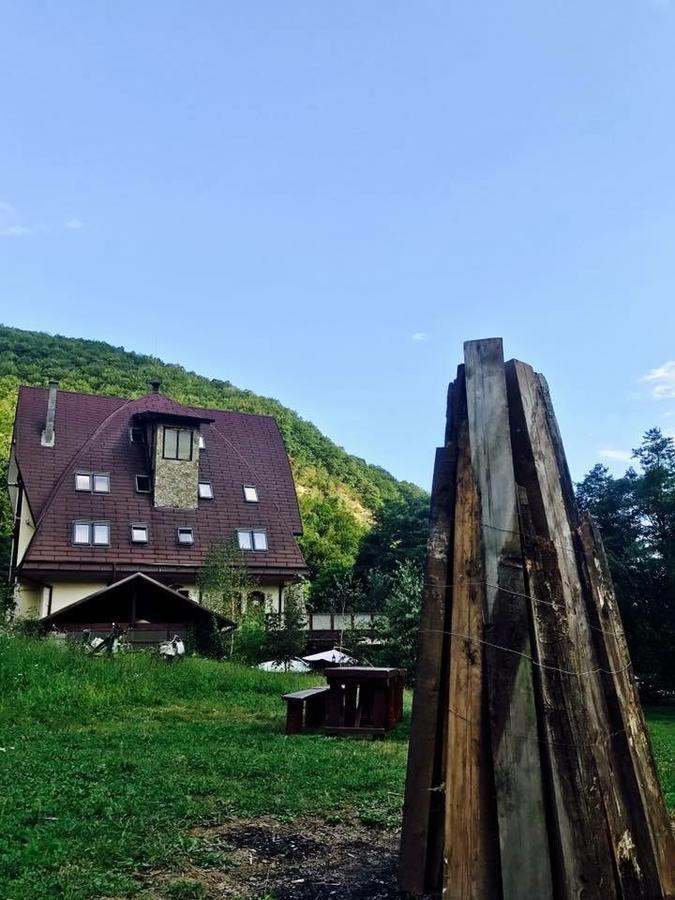 Pension Casa Vanatorilor ไบเลโอเลอเนชต์ ภายนอก รูปภาพ